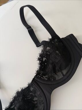 SKIMS Black Sheer Lace Underwire Bra
